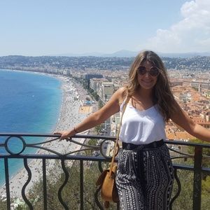 Meet your Posher,  Lana